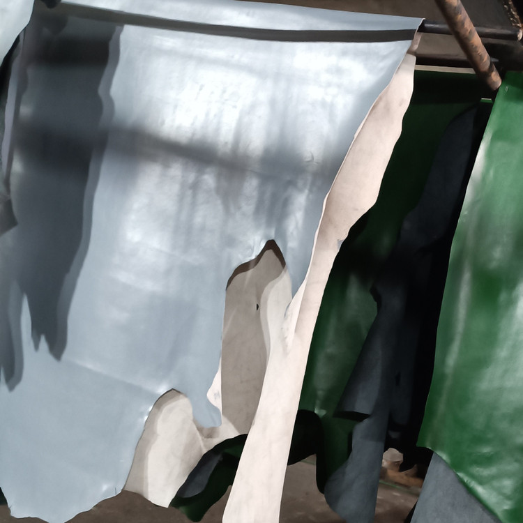 چرم گاوی رنگ طوسی